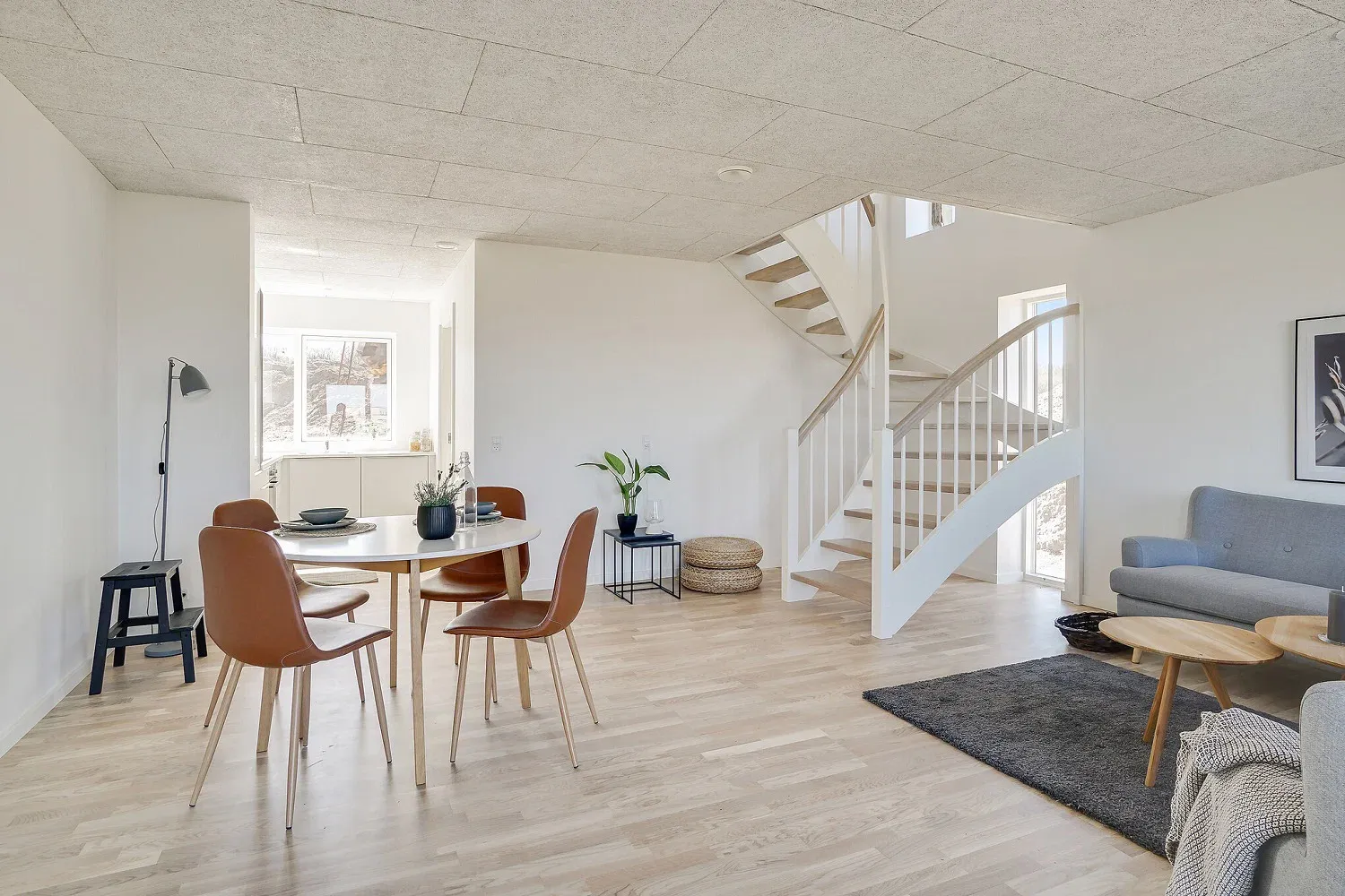 Rummelig 4-værelsers rækkehus med privat have og terrasse - Foto 2