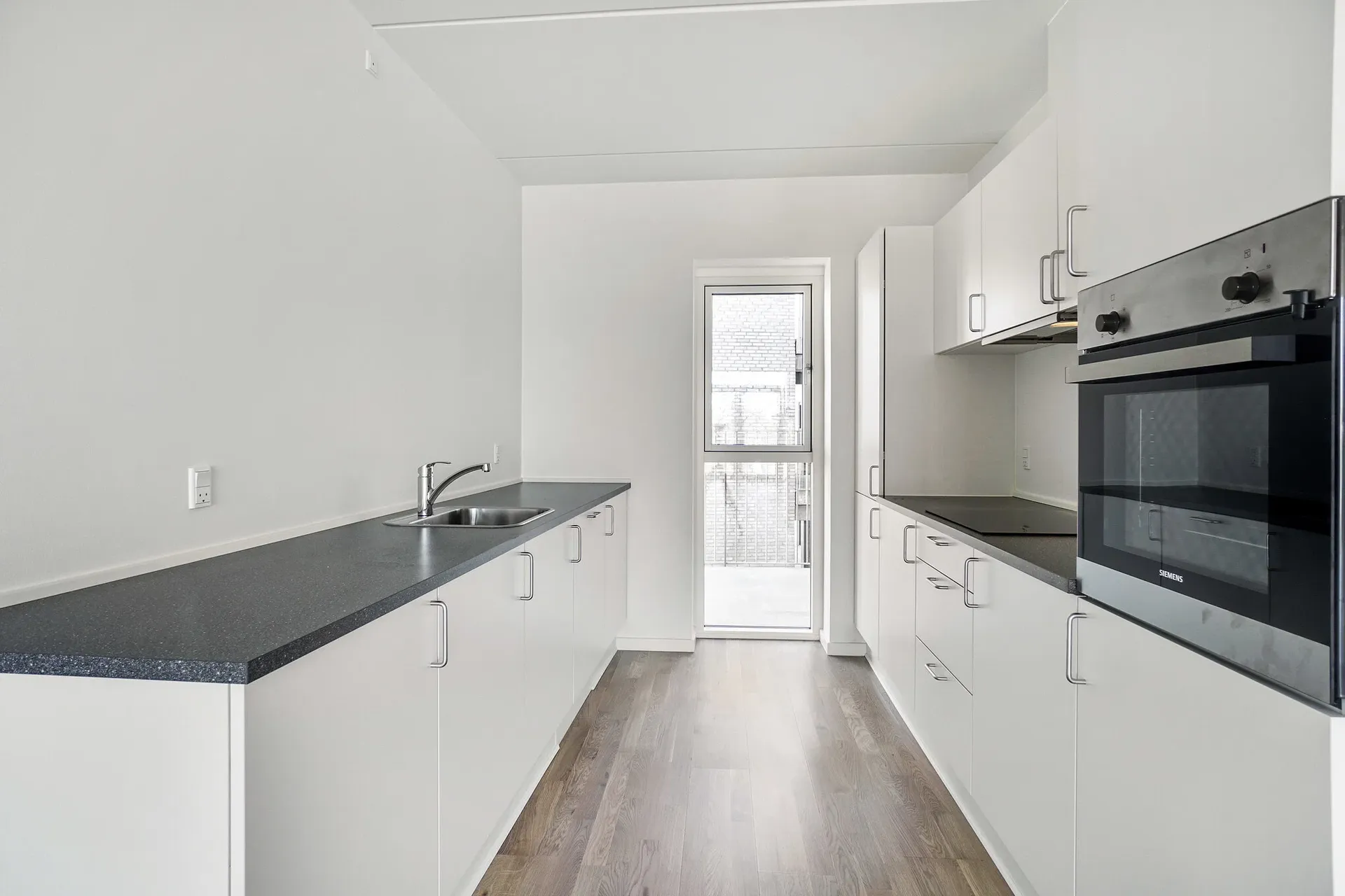 Rummelig 4-værelses lejlighed med altan i Lillerød - Foto 2