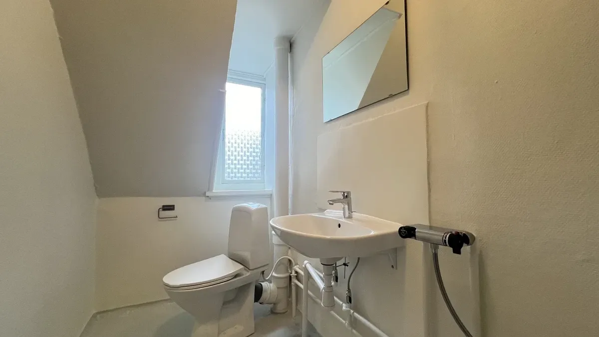 Renoveret 2-værelses central lejlighed med altan - Randers - Foto 3