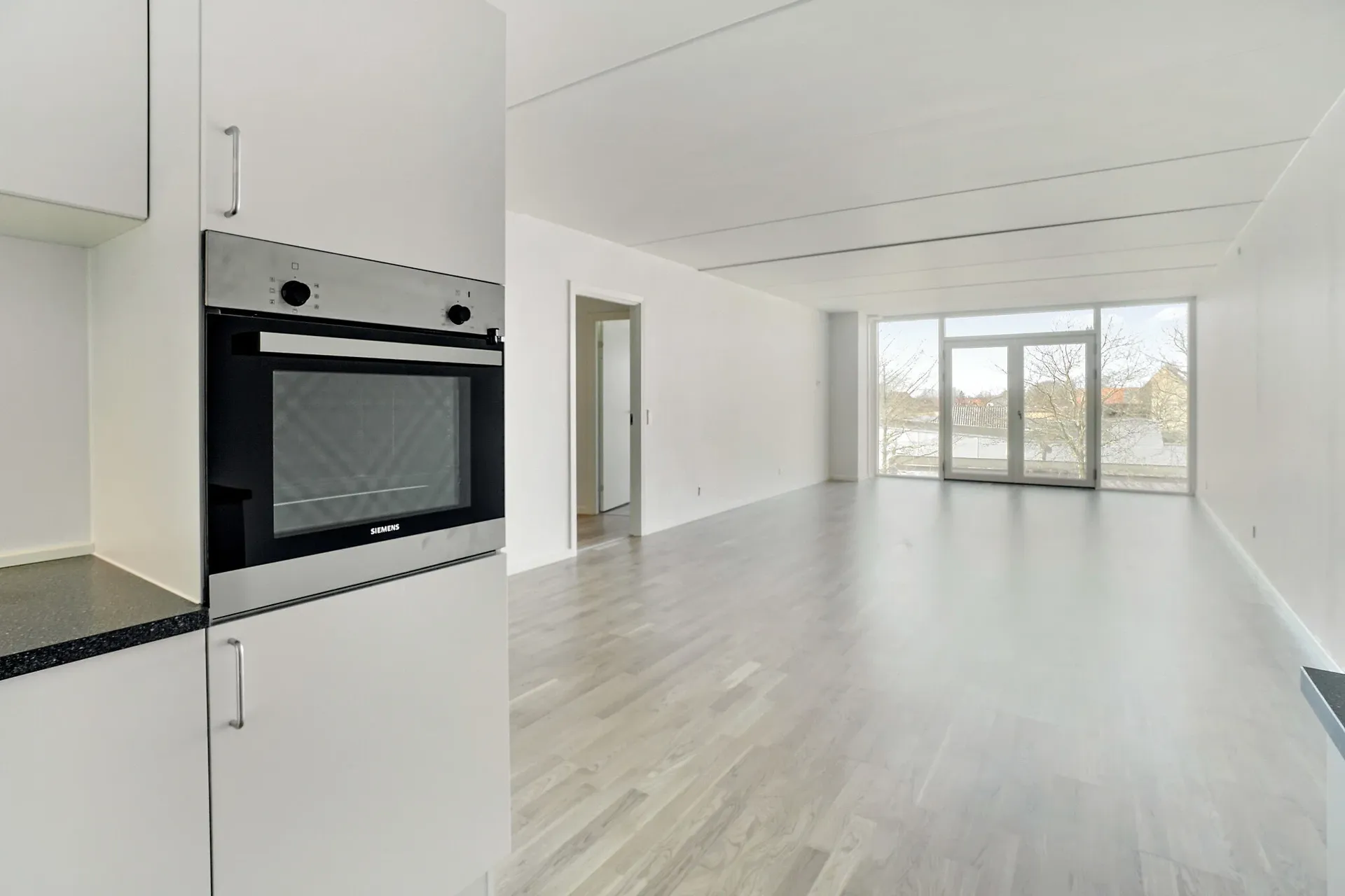 Rummelig 4-værelses lejlighed med altan i Lillerød - Foto 3