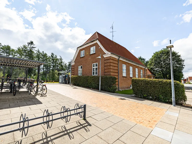 Charmerende 48m² studielejlighed i historisk stationsbygning - Engesvang centrum - Foto 4