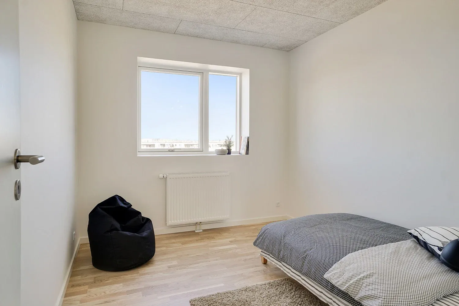 Rummelig 4-værelsers rækkehus med privat have og terrasse - Foto 5